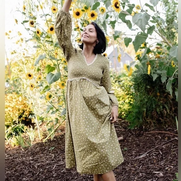 The Stockplace Green Floral Cottage Willow Midi Dress - Picture 2 of 12